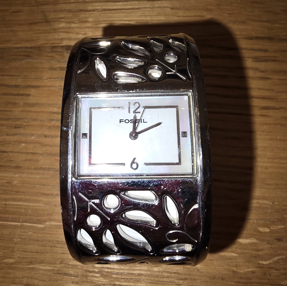 Fossil Silver Leaf Motif Bangle Watch
